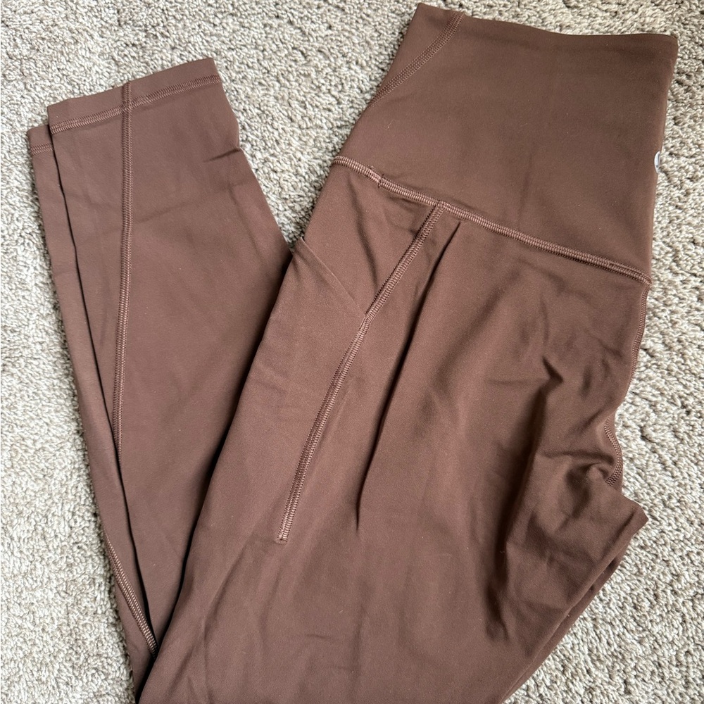 lululemon athletica aligns with pockets